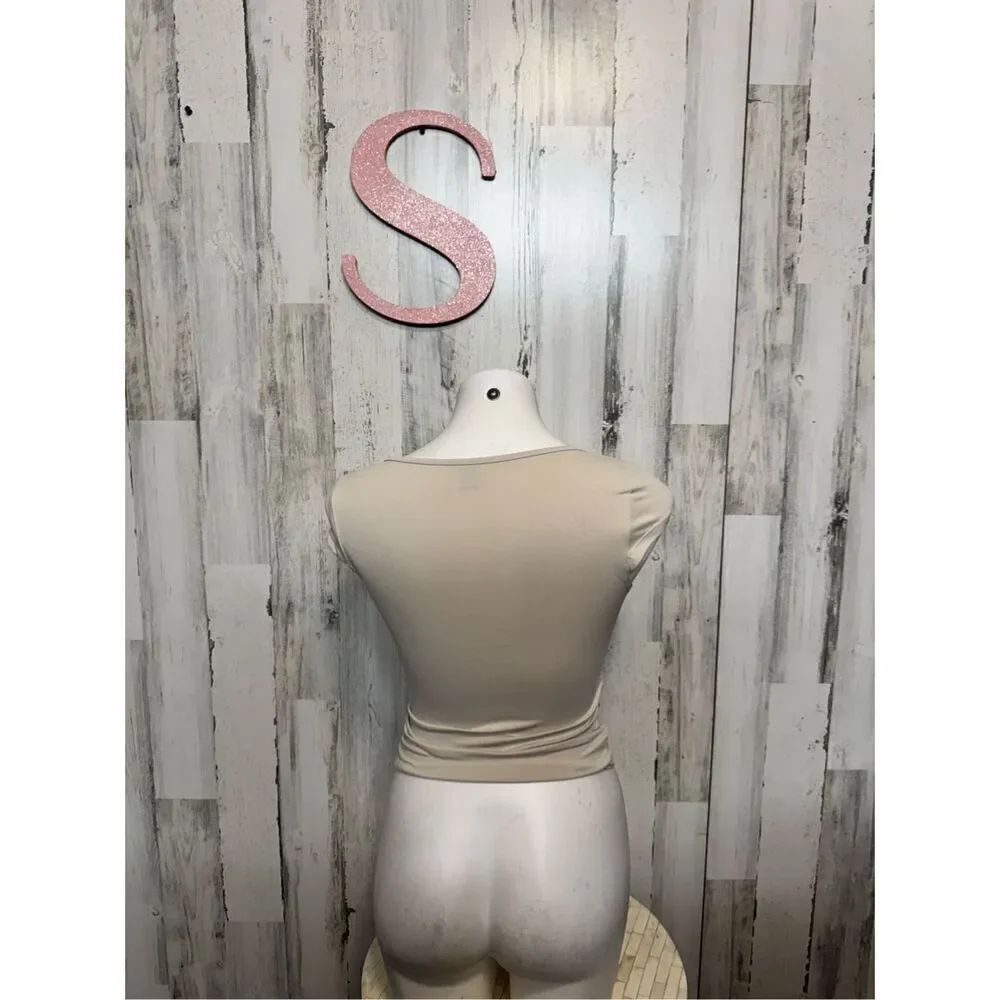 Tan top size small - Picture 4 of 7